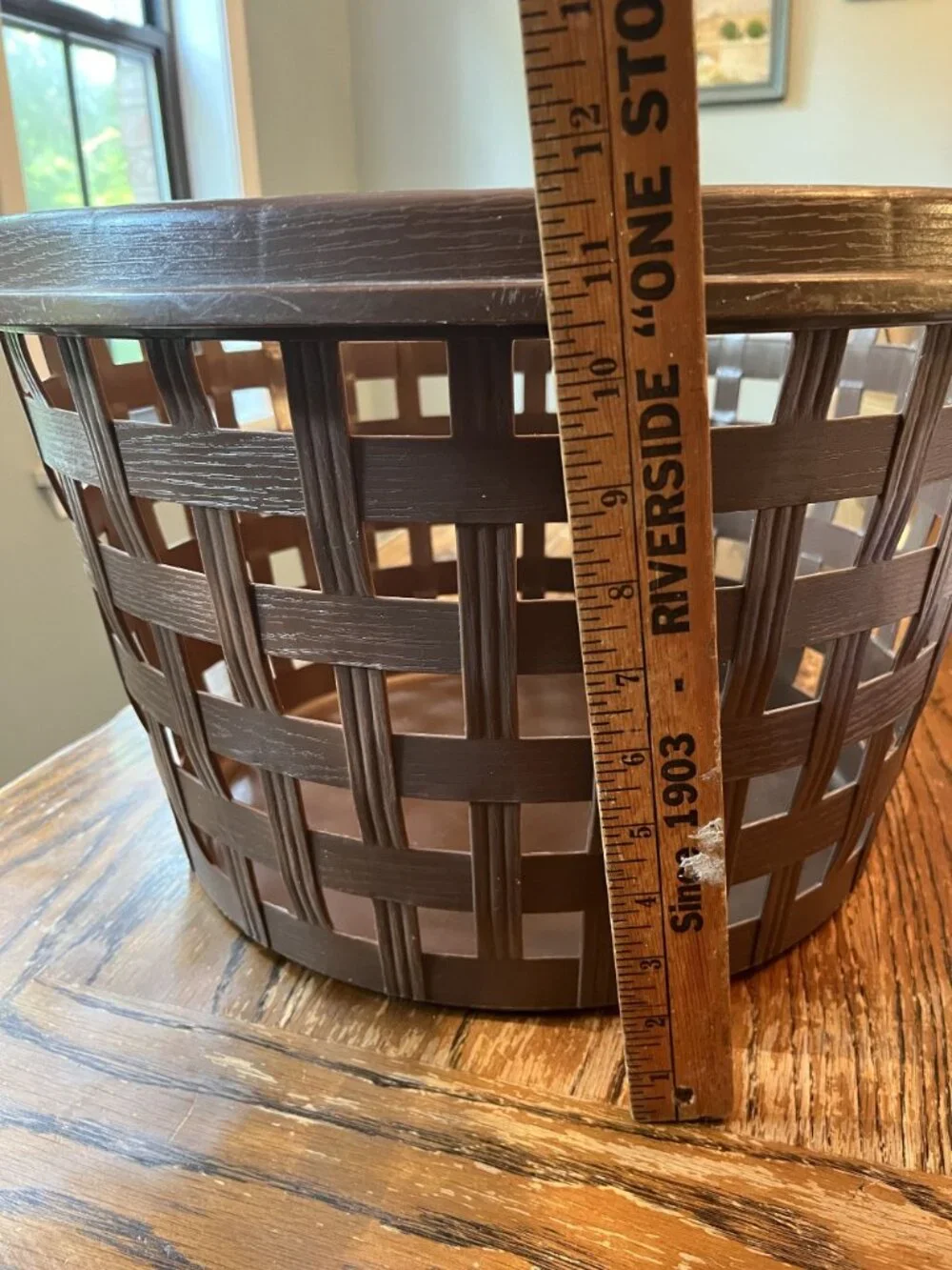 Vintage Rubbermaid Laundry Basket Hamper Brown Woven Weave Round 2966